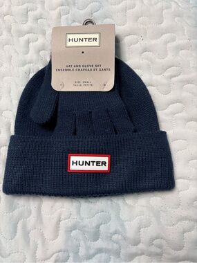 Hunter Hat and Glove Set NWT